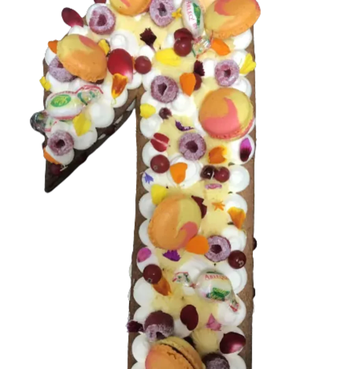Number Cake d’anniversaire décoré de fruits rouges et macarons